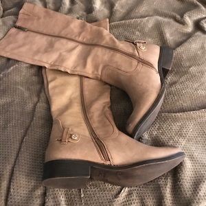 LIKE NEW KNEE HI BOOTS FAUX LEATHER TAUPE 10